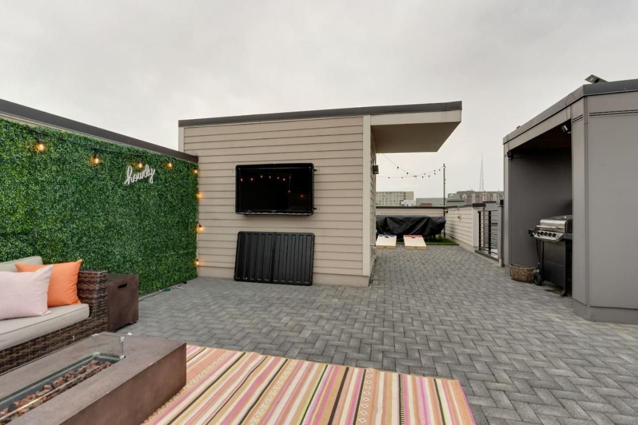 Luxury Townhome! Rooftop-game Room! Near Broadway! Holiday home *
