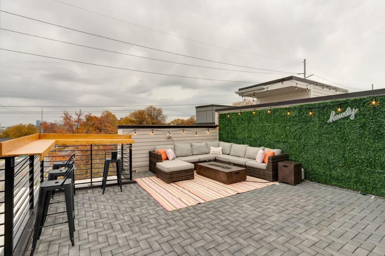 Luxury Townhome! Rooftop-game Room! Near Broadway! Holiday home Nashville