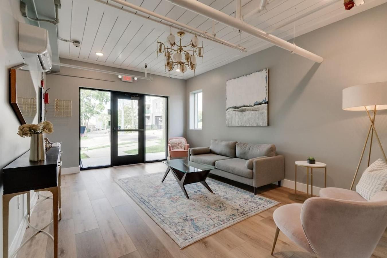 Prime West End 2br W, Sauna And Balcony Near Vandy! Apartment *