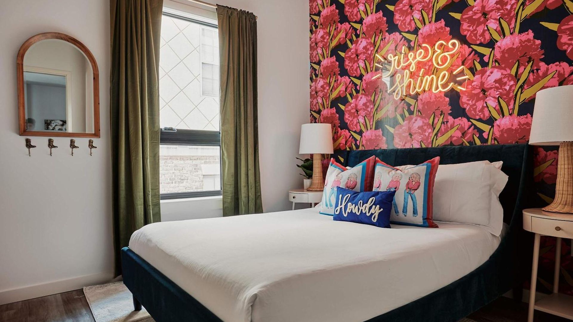 Holiday home Modern Music Row With King & Queen Bedrooms + Private Balcony Pool & Fitness Center Walk To Rca B & Local Dining Under 2 Miles To Broadway Garage Parking Elevator Access 24 Hr Hospitality *