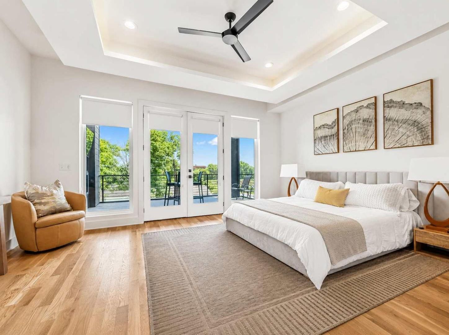 Stylish Multi-level Retreat Rooftop & Pool Table *