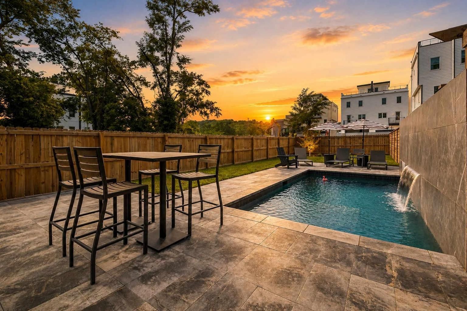 Stylish Multi-level Retreat Rooftop & Pool Table