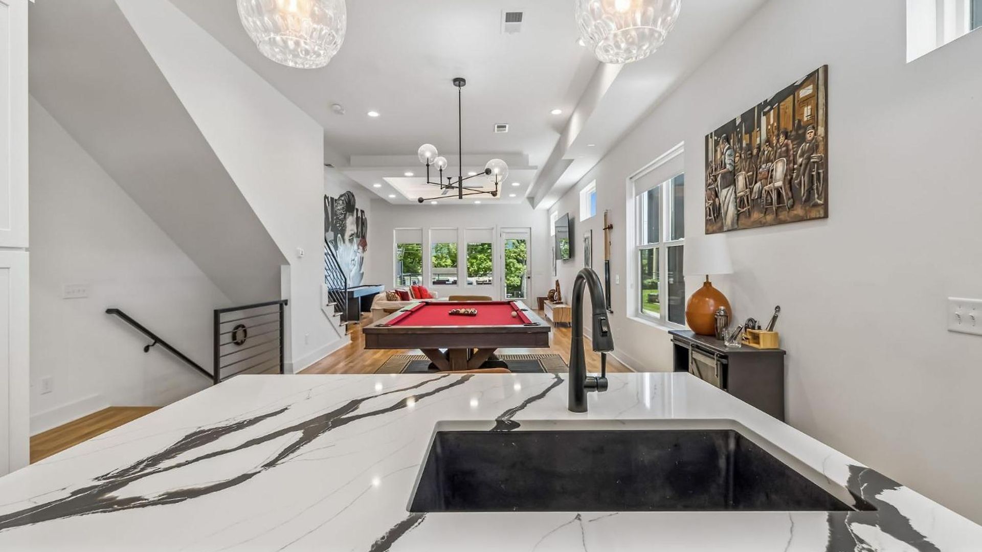 Holiday home Stylish Multi-level Retreat Rooftop & Pool Table