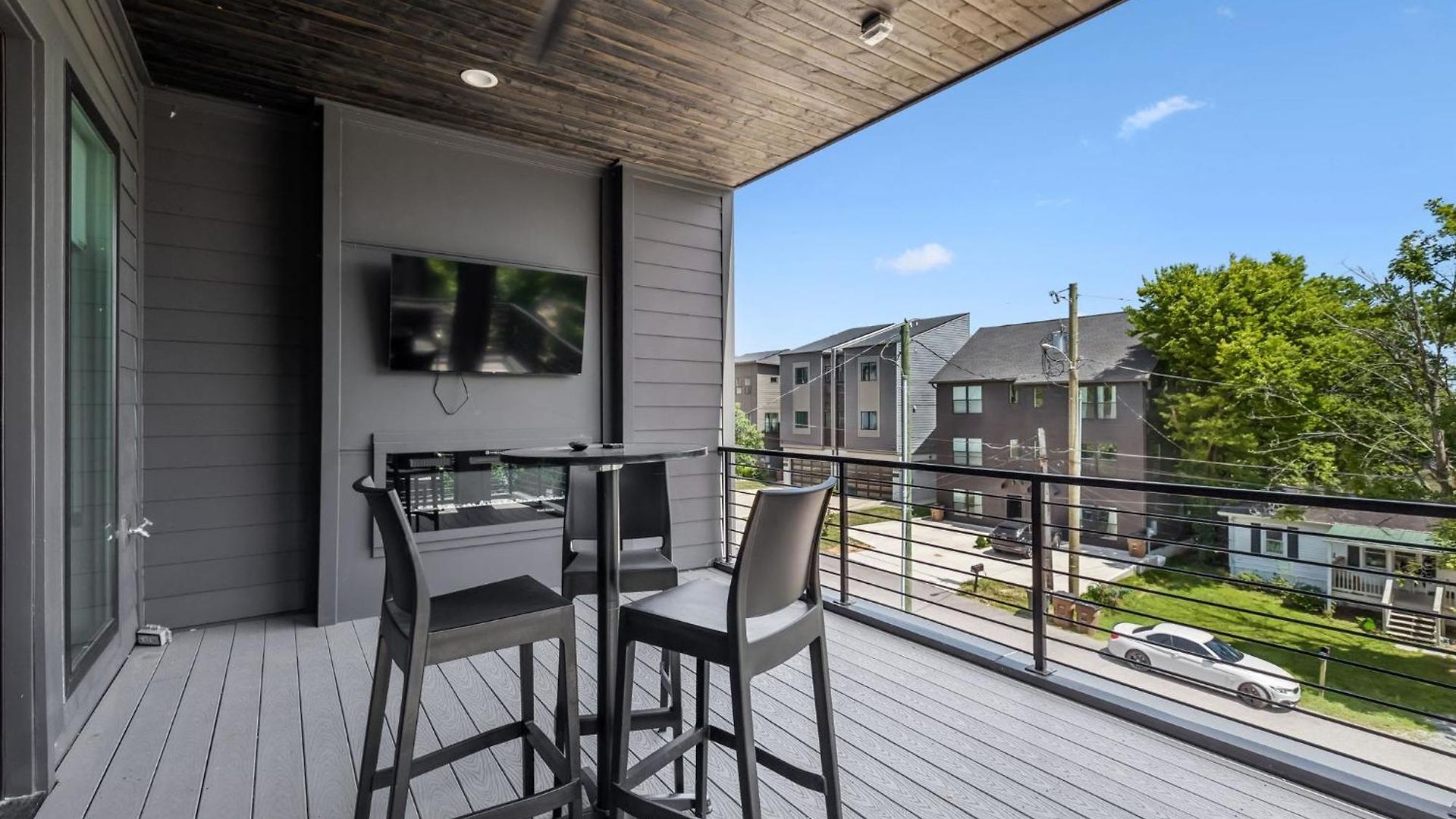 Stylish Multi-level Retreat Rooftop & Pool Table Nashville