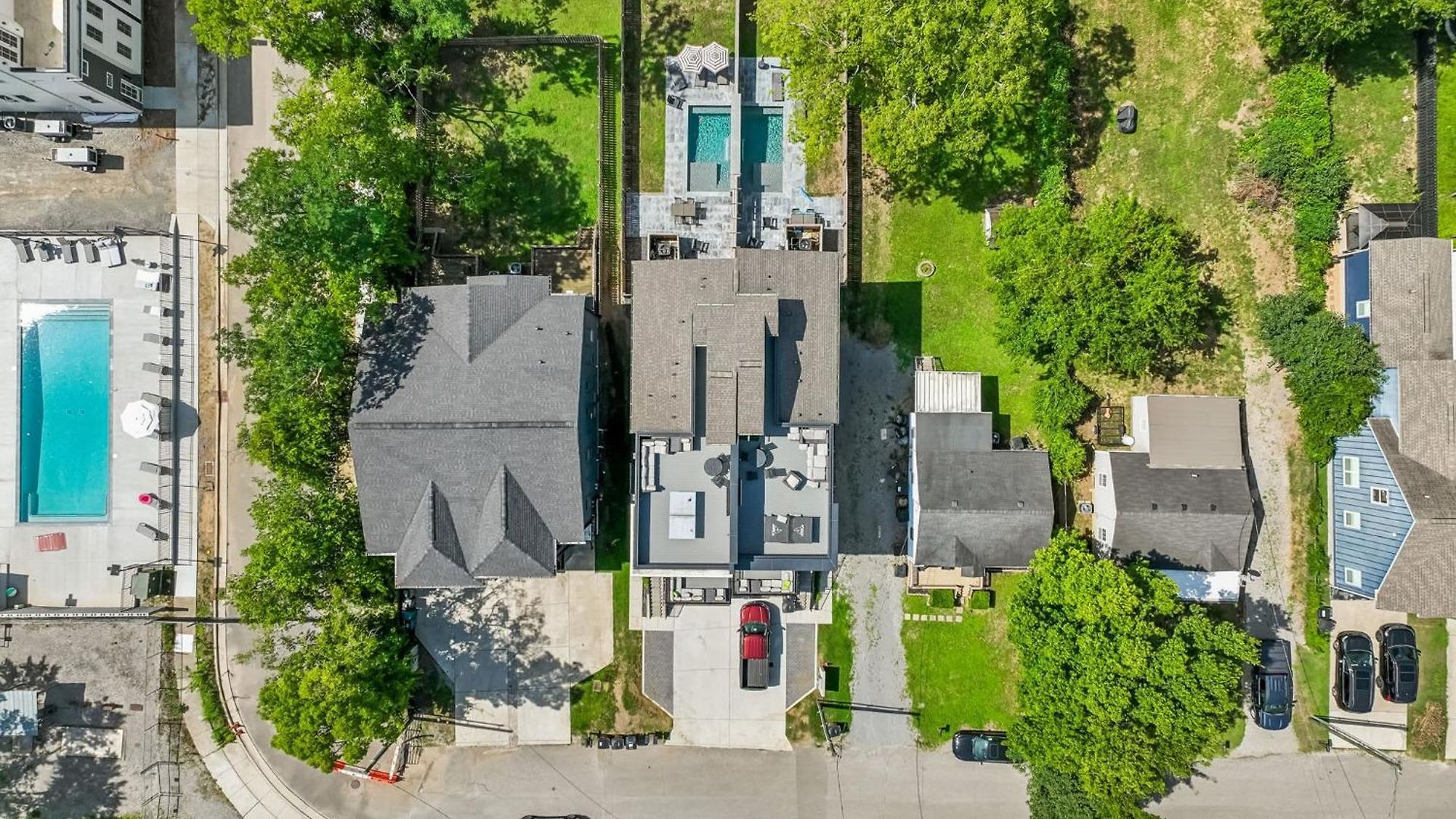 Holiday home Stylish Multi-level Retreat Rooftop & Pool Table