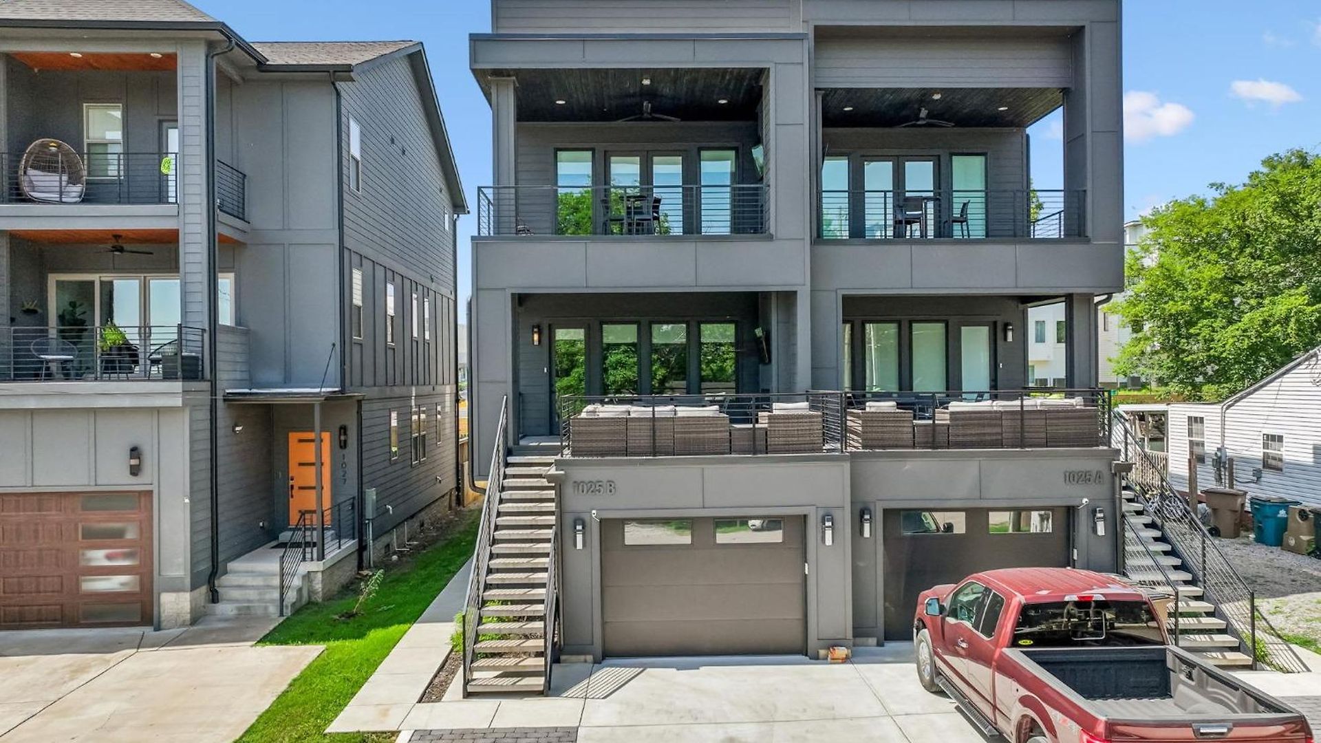 Holiday home Stylish Multi-level Retreat Rooftop & Pool Table
