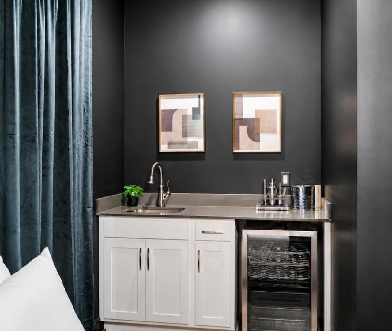 Funtastic 4 Bdr In The Nations Holiday home Nashville