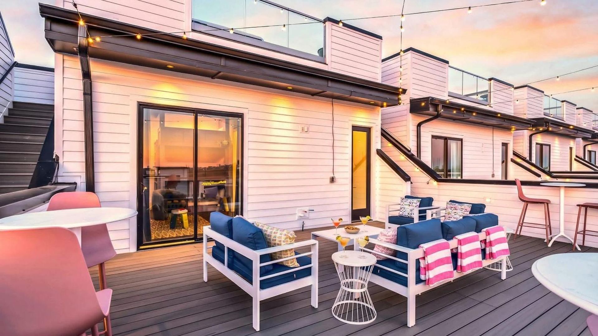Taylor Swift Inspired Hot Tub Rooftop Deck Views * Nashville