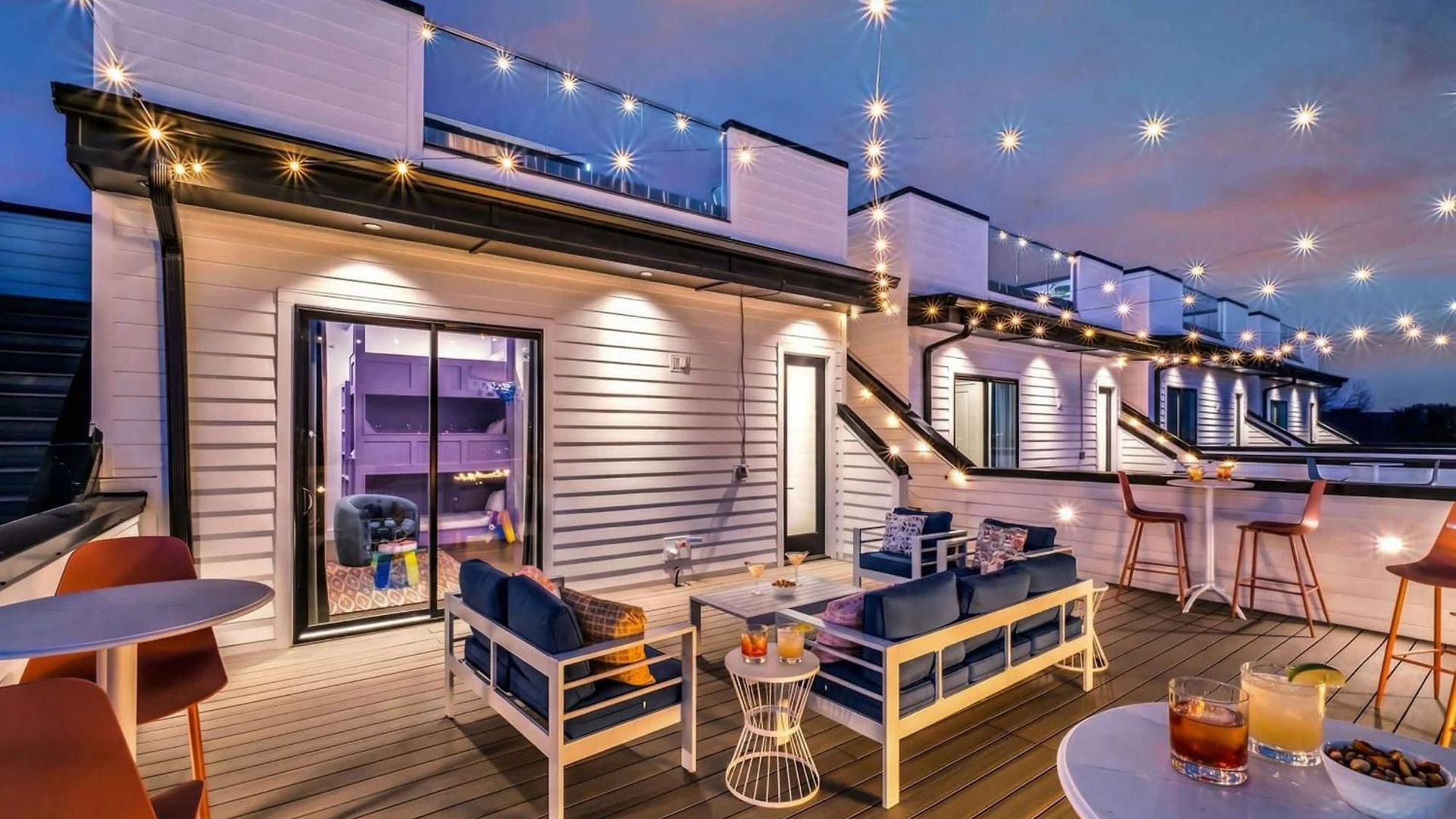 Taylor Swift Inspired Hot Tub Rooftop Deck Views Holiday home