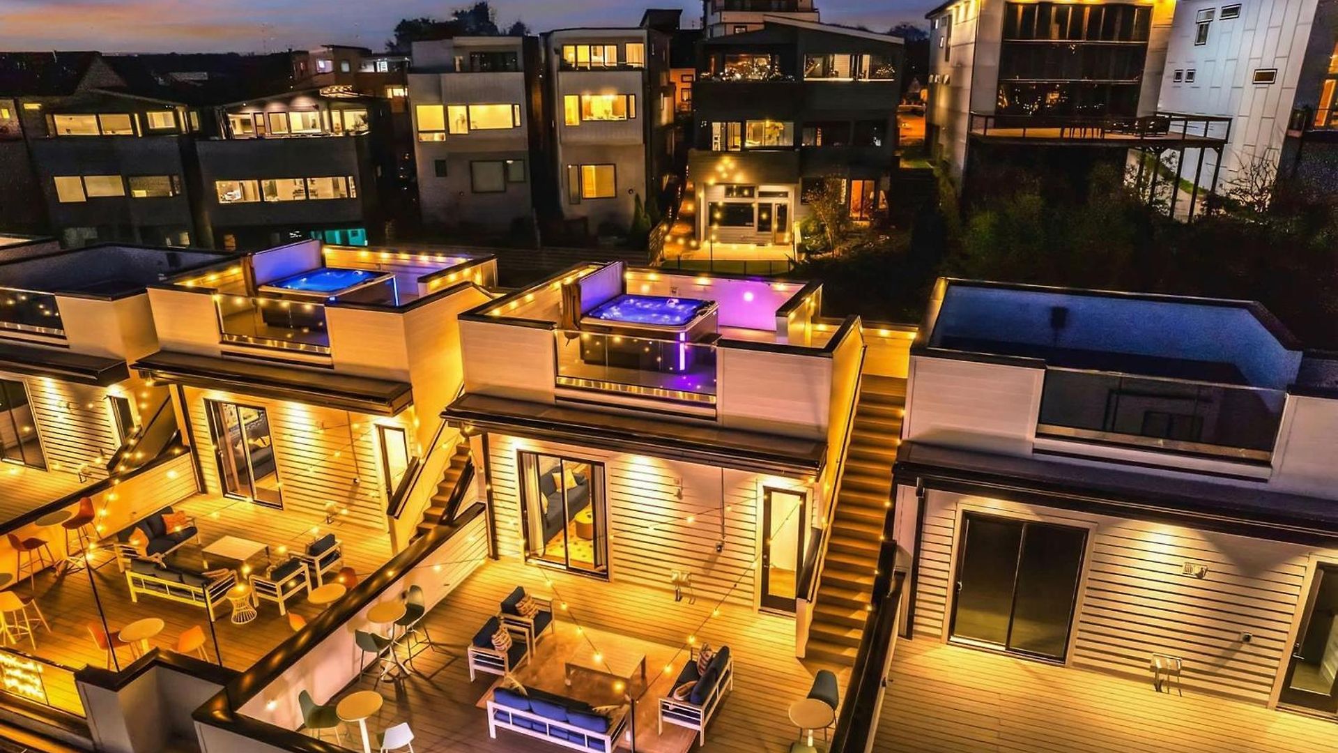 Taylor Swift Inspired Hot Tub Rooftop Deck Views Holiday home *