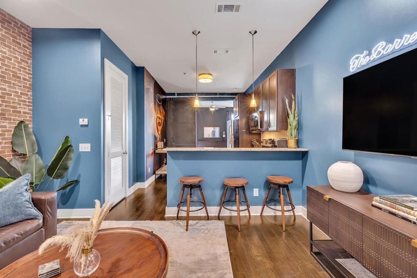 The Barrelhouse Loft In West End Near Vandy And Centennial Holiday home