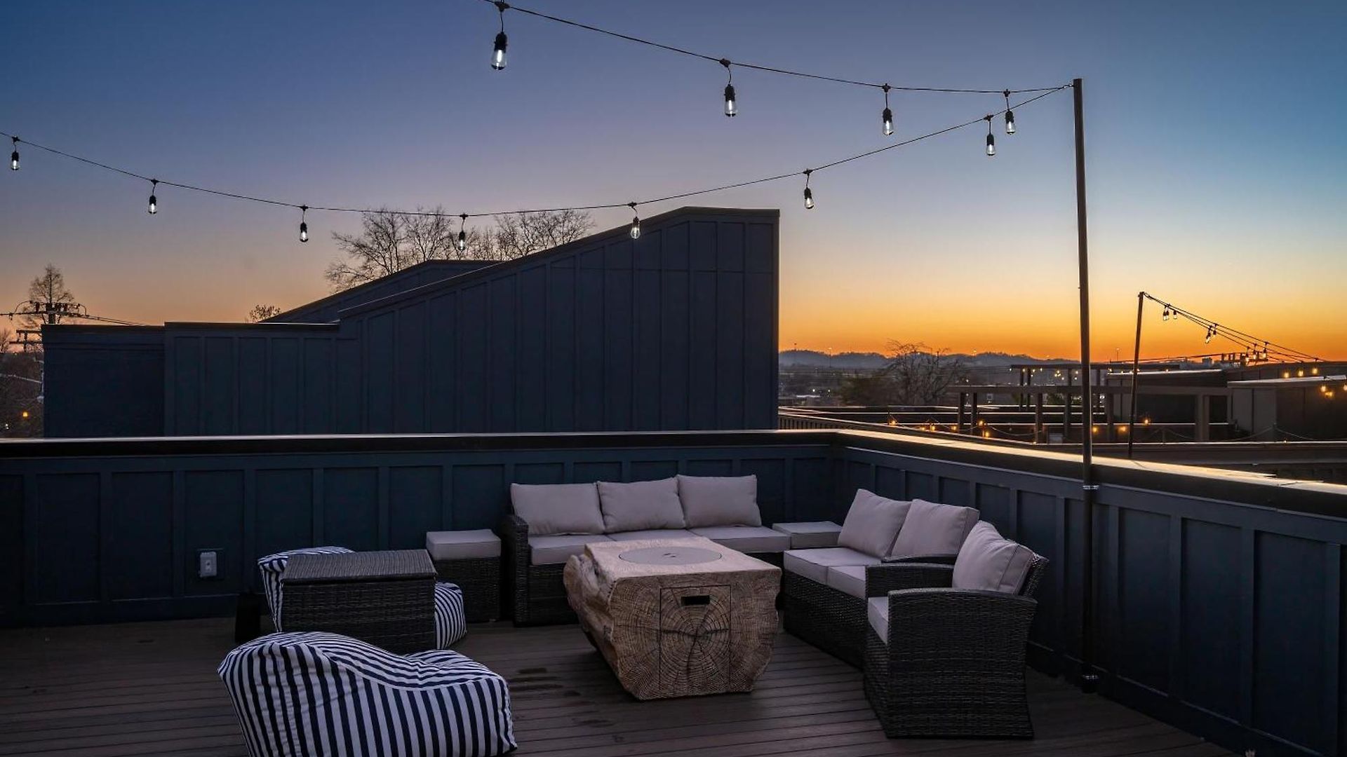 Holiday home Twin Homes Rooftop Deck Hot Tub Outdoor Kitchen