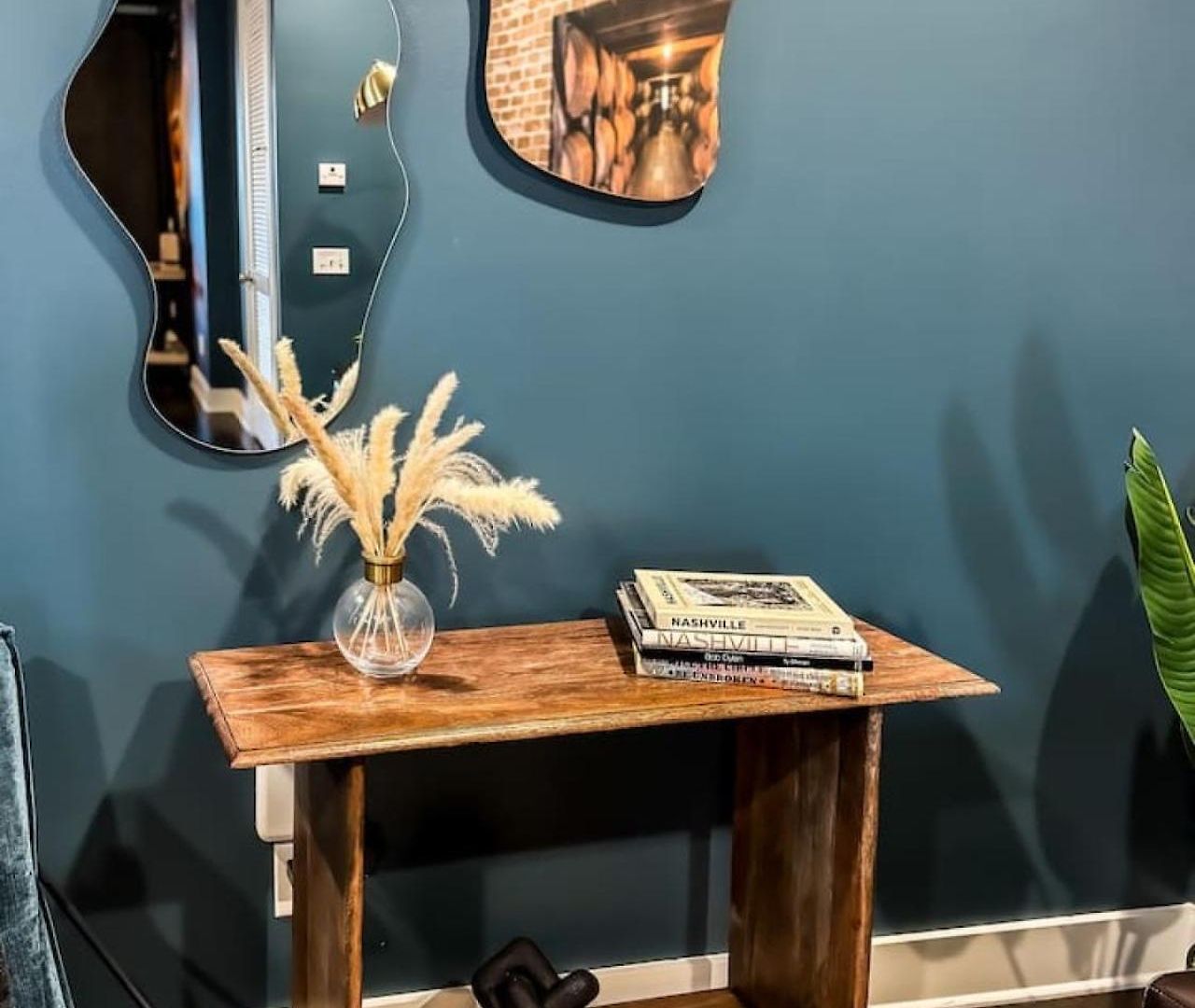 The Barrelhouse Loft In West End Near Vandy And Centennial Nashville
