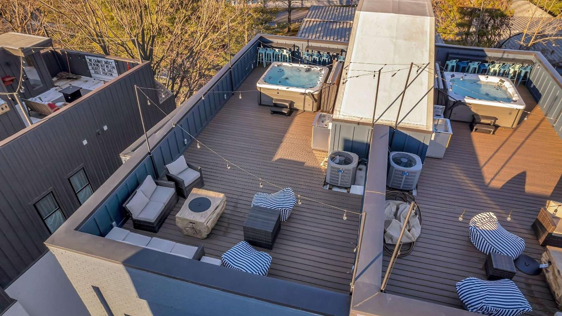 Twin Homes Rooftop Deck Hot Tub Outdoor Kitchen Holiday home *