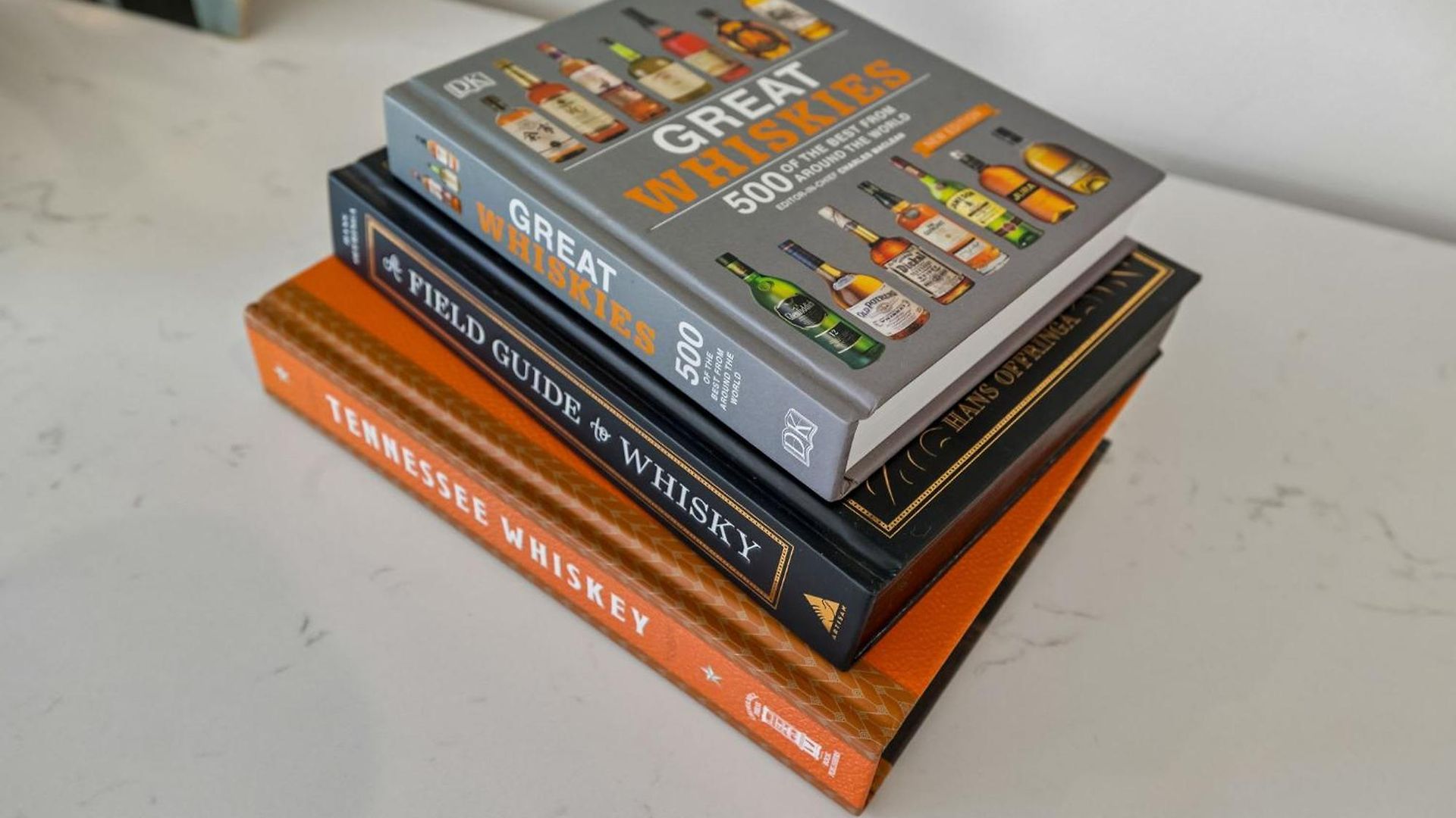 Townhouse With Rooftop & Modern Comfort *