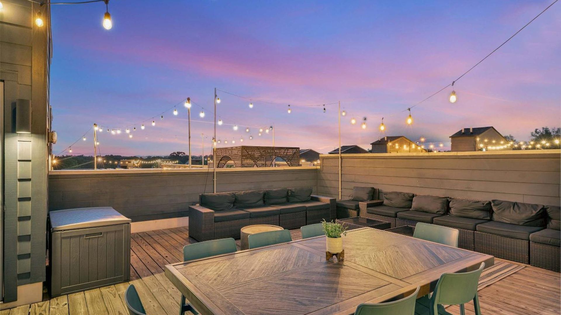 Holiday home Rooftop Deck 2 Car Garage Near Downtown
