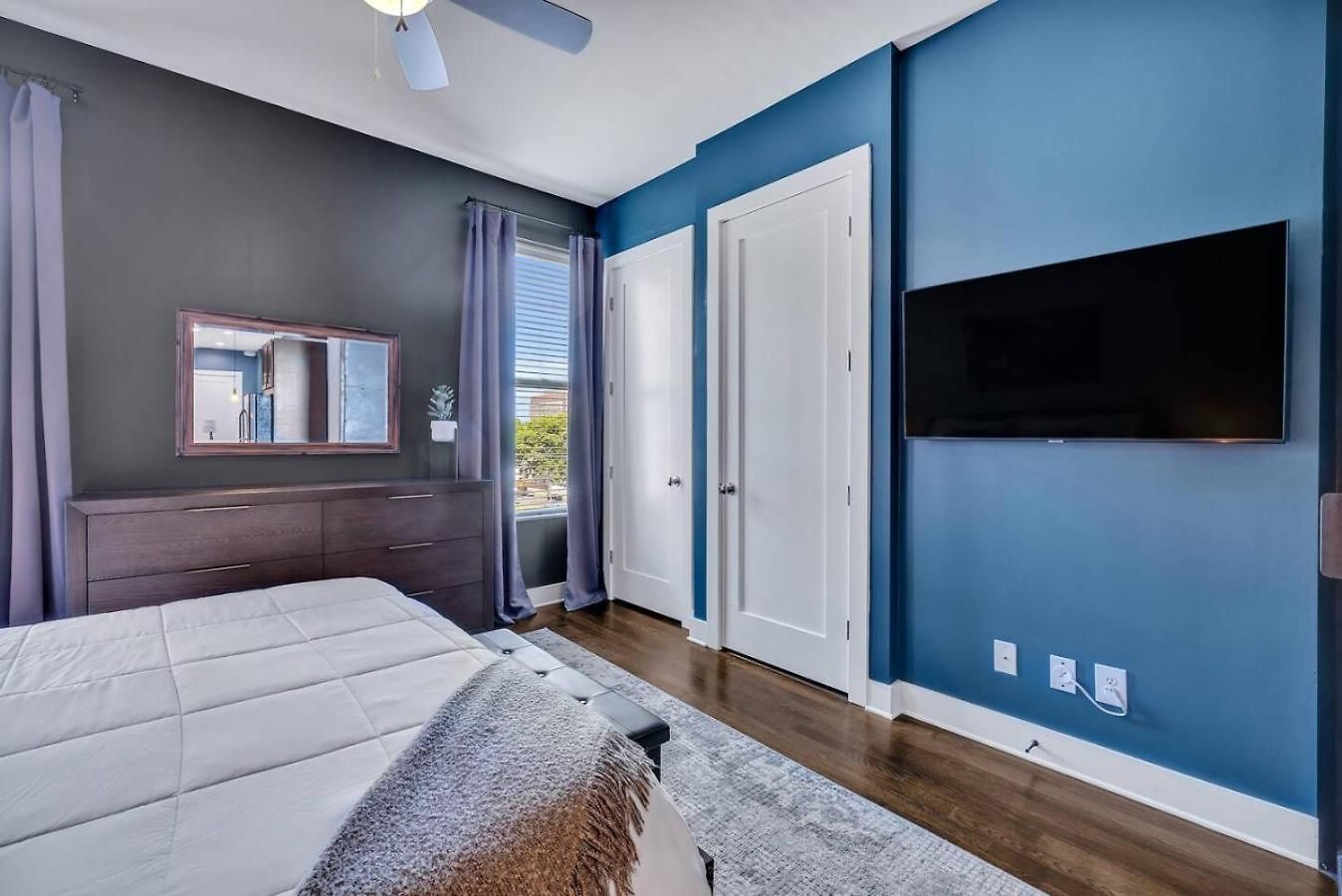 The Barrelhouse Loft In West End Near Vandy And Centennial Holiday home