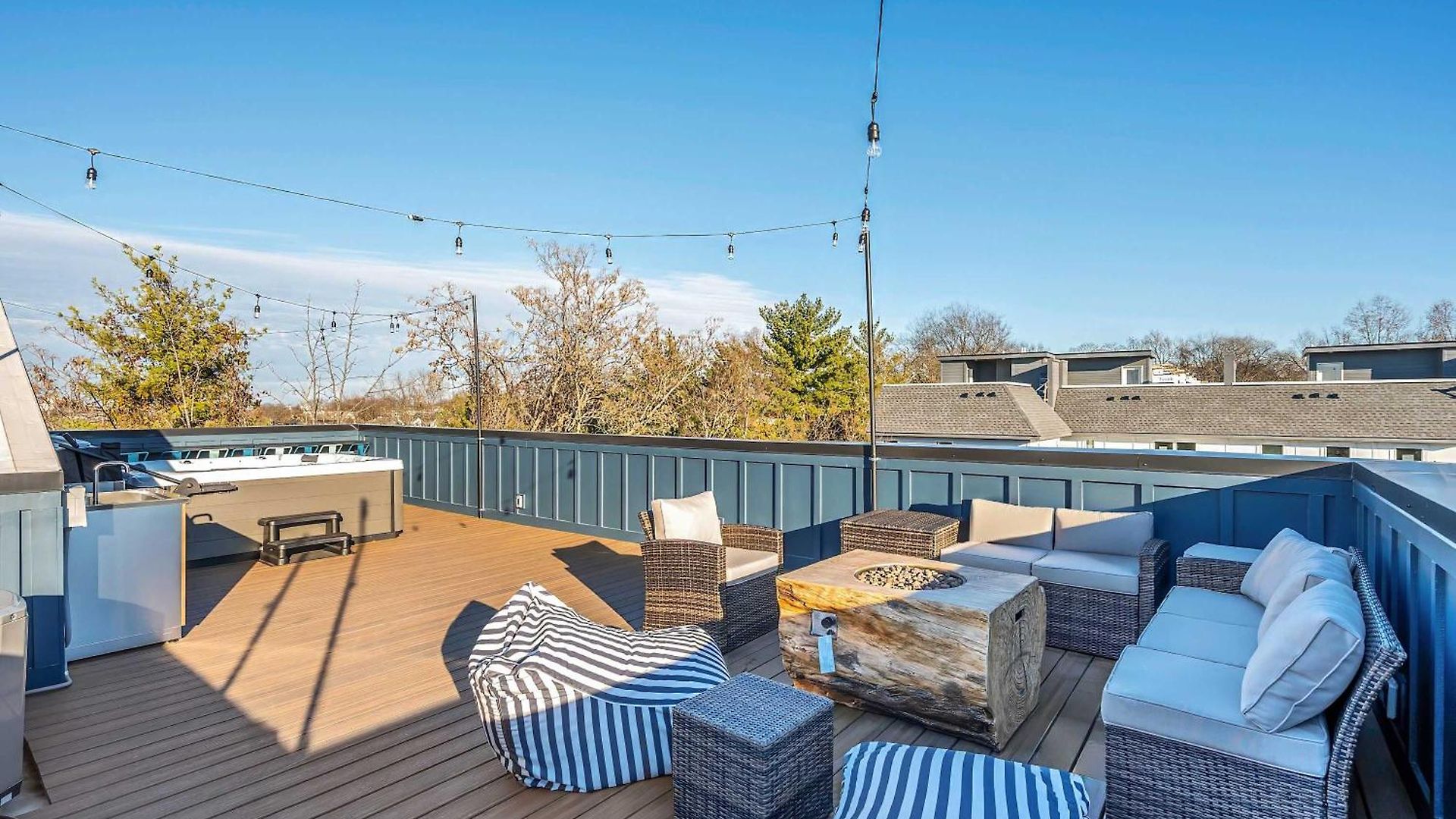 Holiday home Rooftop Deck Hot Tub Game Downtown *