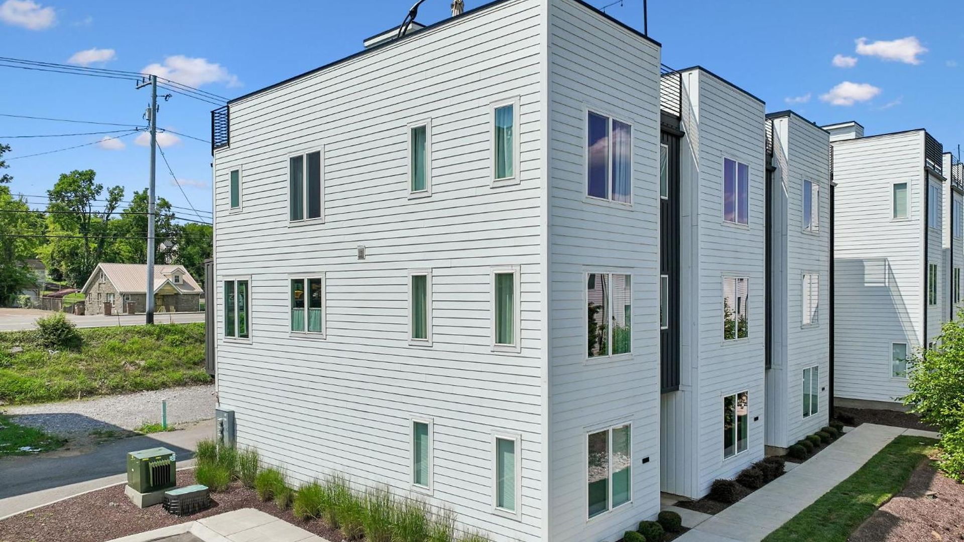 Townhouse With Rooftop & Modern Comfort Holiday home *