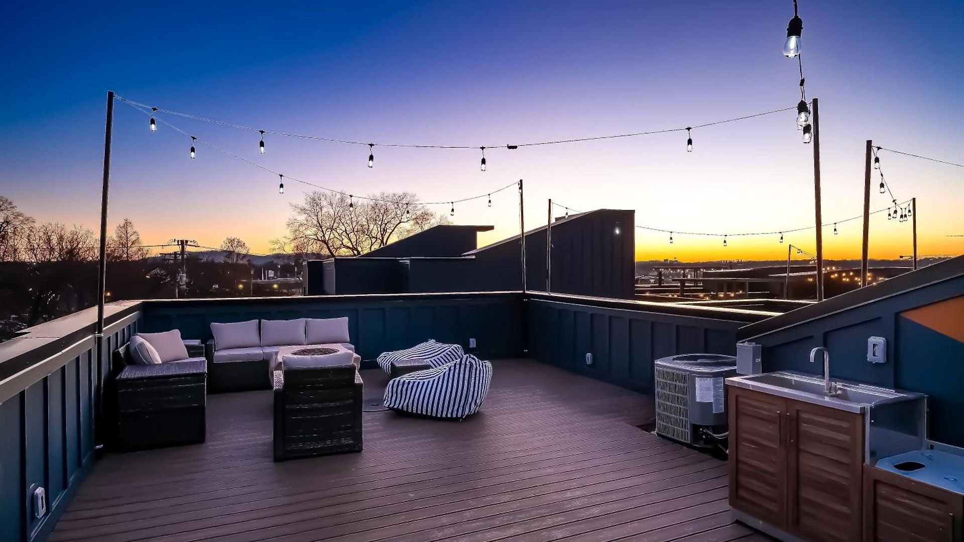 Twin Homes Rooftop Deck Hot Tub Outdoor Kitchen *