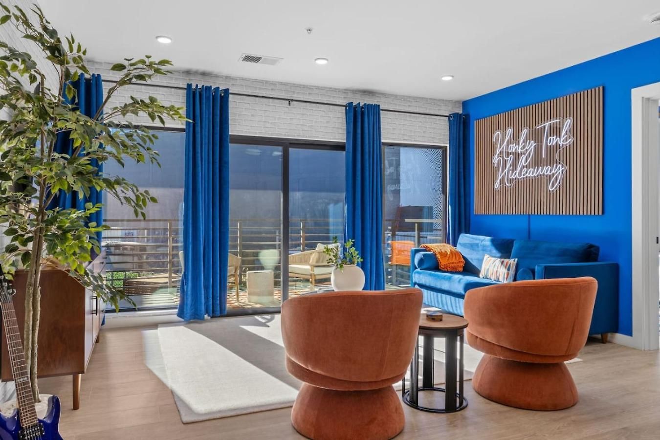 Holiday home Honky Tonk Hideaway Walk To Broadway W Gym, Pool, Parking