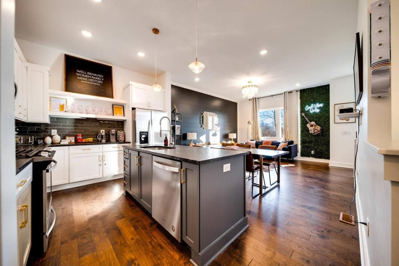 615 Vibe East Getaway 3 Miles To Downtown *