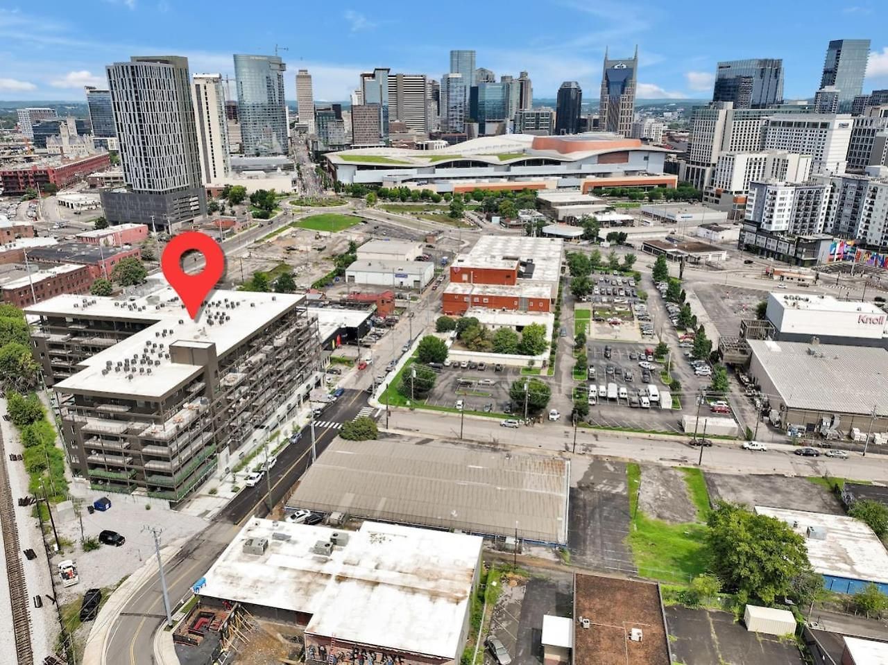 Walk To Downtown Nash From The Speakeasy Pool, Gym, Parking And More, Amazing Location *
