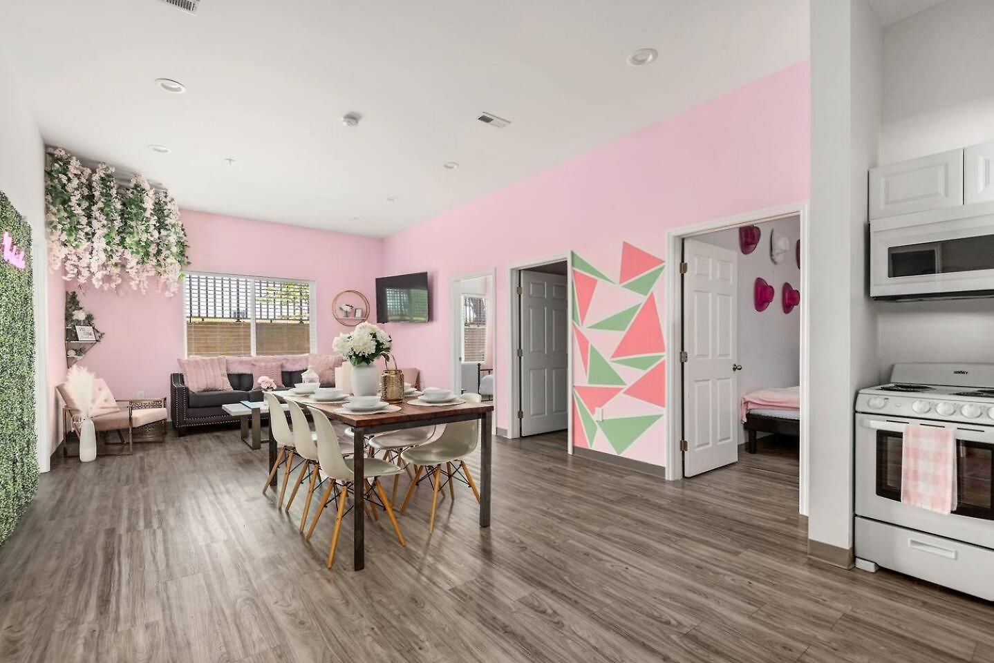 4br Condo, Sleeps 13 Near Broadway