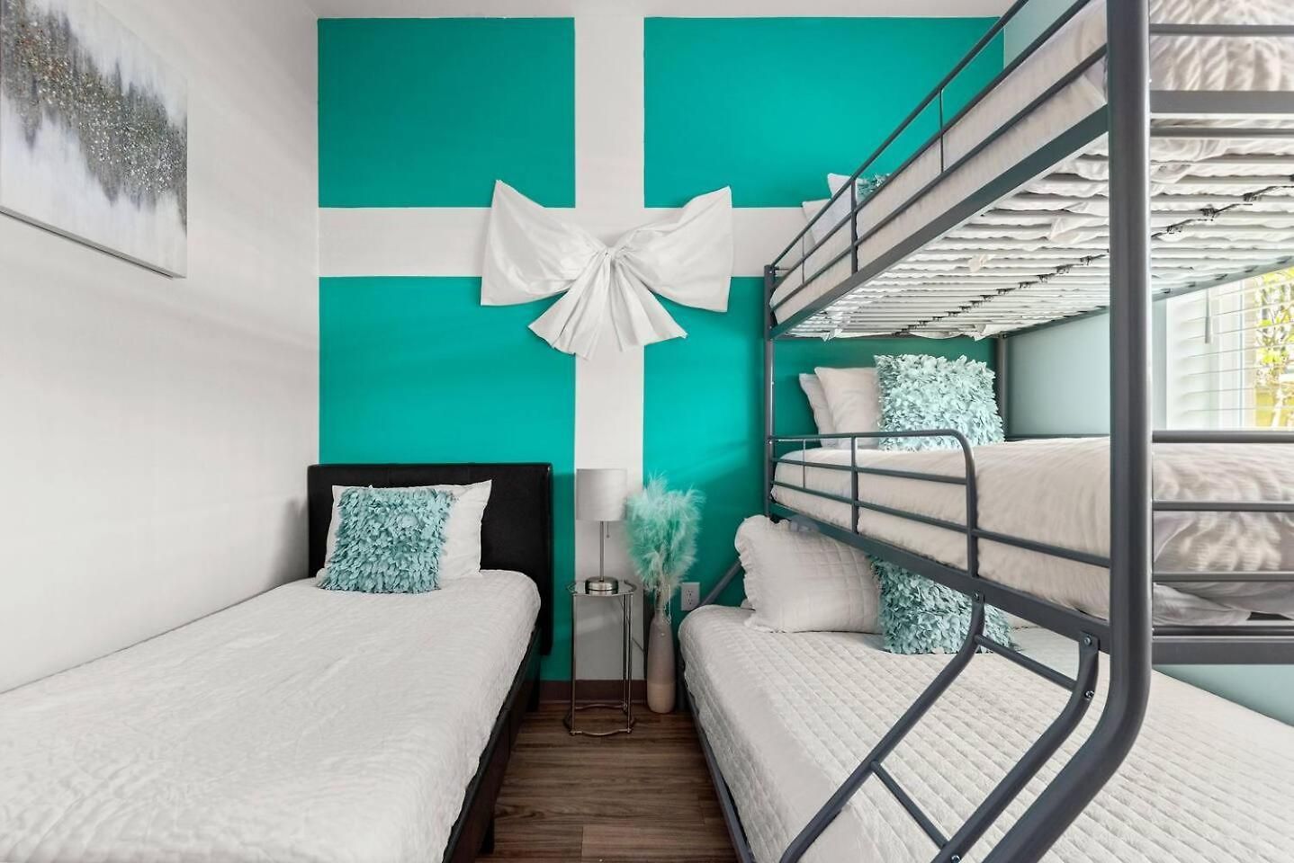 4br Condo, Sleeps 13 Near Broadway Apartment *
