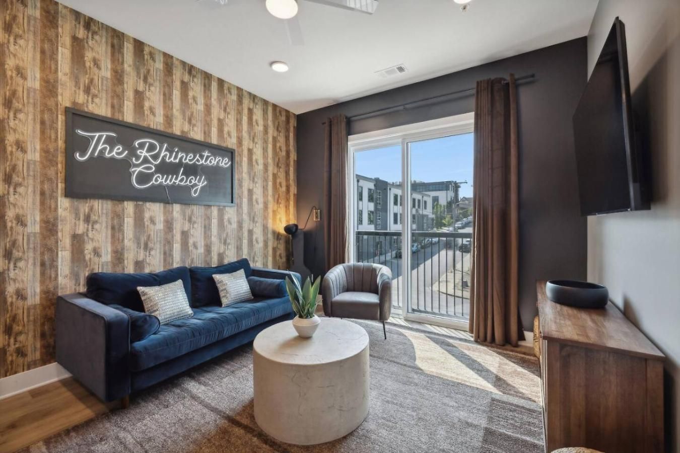 Apartment Rhinestone Cowboy 5 Min To Downtown