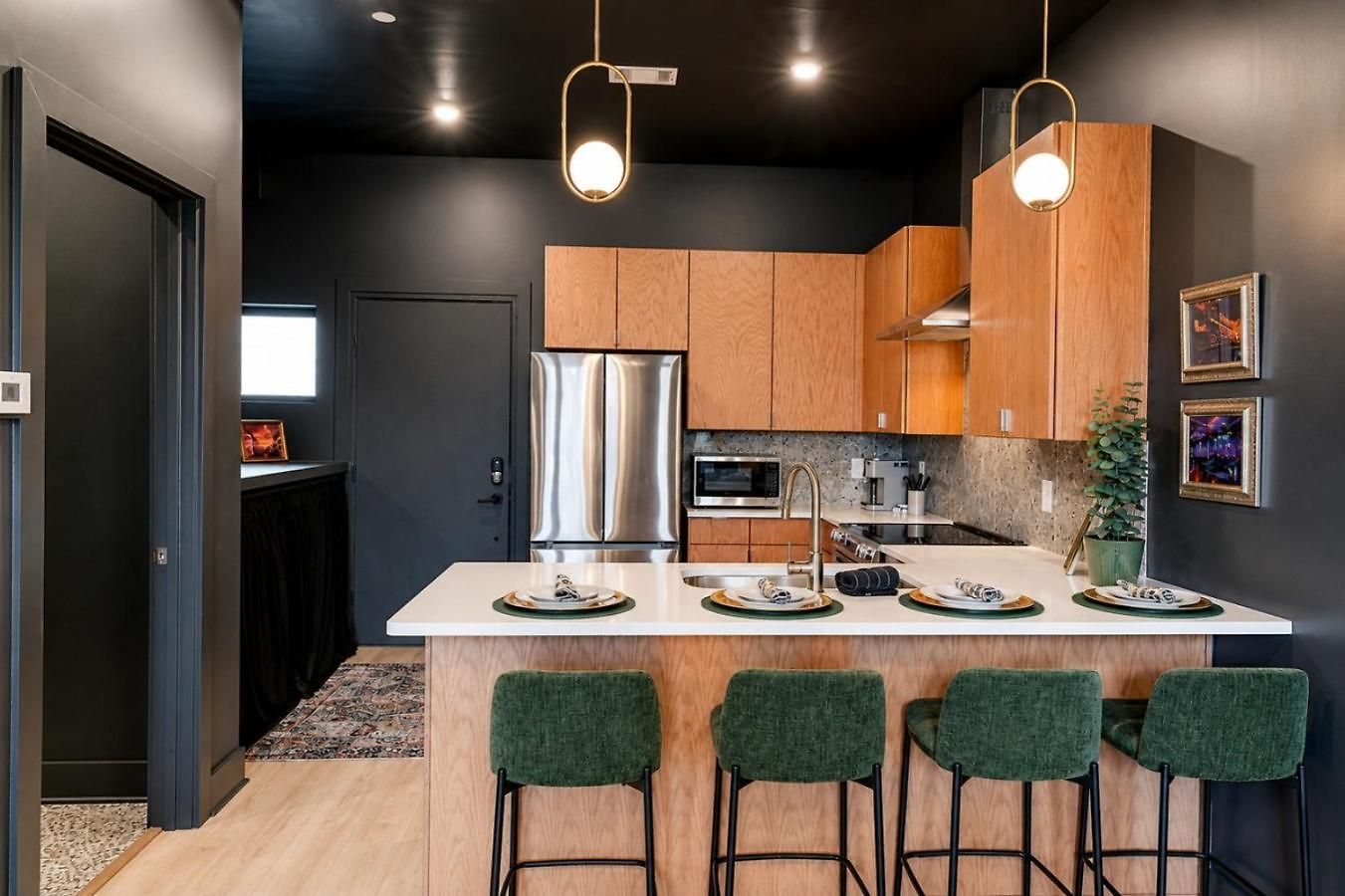 Holiday home East Nash Top-floor 1br | Rooftop Deck | Sleeps 6