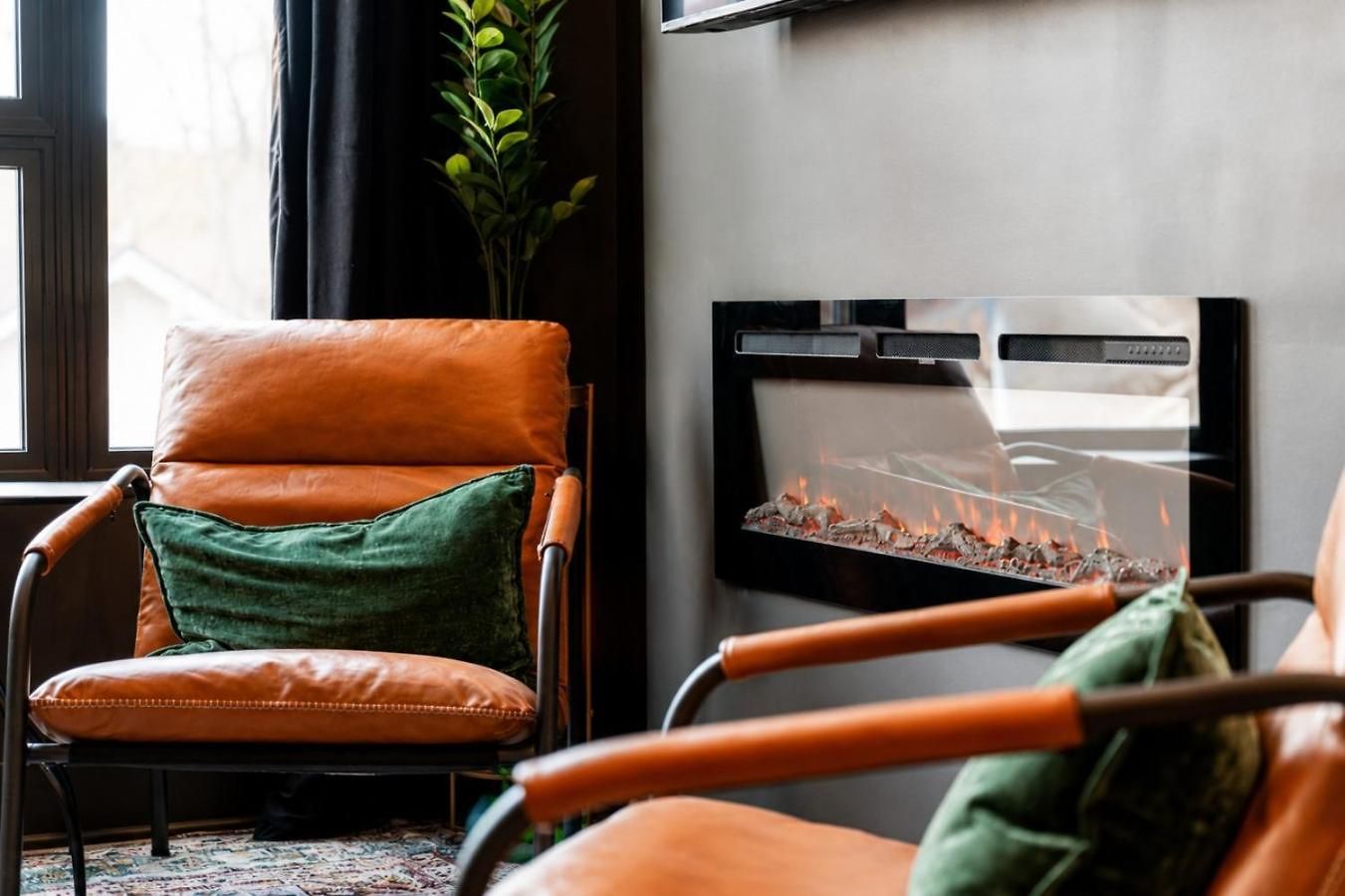 East Nash Top-floor 1br | Rooftop Deck | Sleeps 6 Nashville