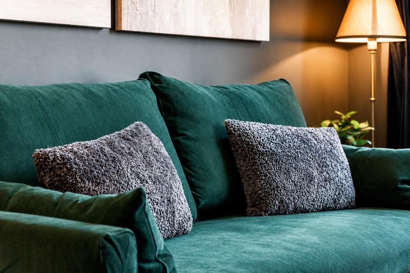 East Nash Top-floor 1br | Rooftop Deck | Sleeps 6 Nashville