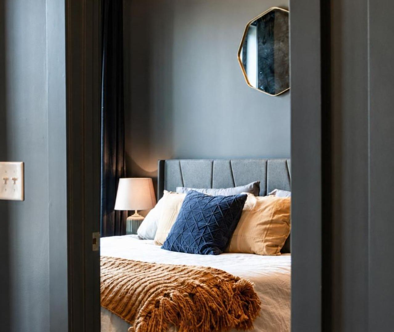 East Nash Top-floor 1br | Rooftop Deck | Sleeps 6 Nashville