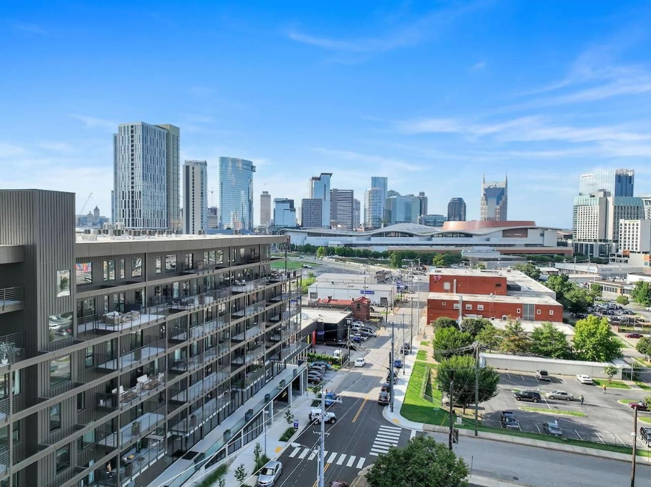 Skyline Nights Downtown Nash W/ Views, Pool, Gym * Nashville