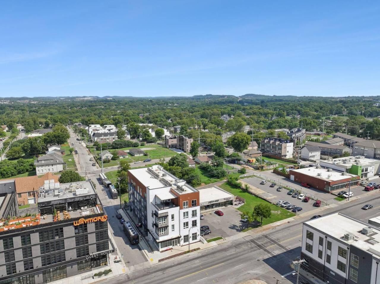 Rhinestone Cowboy 5 Min To Downtown Apartment