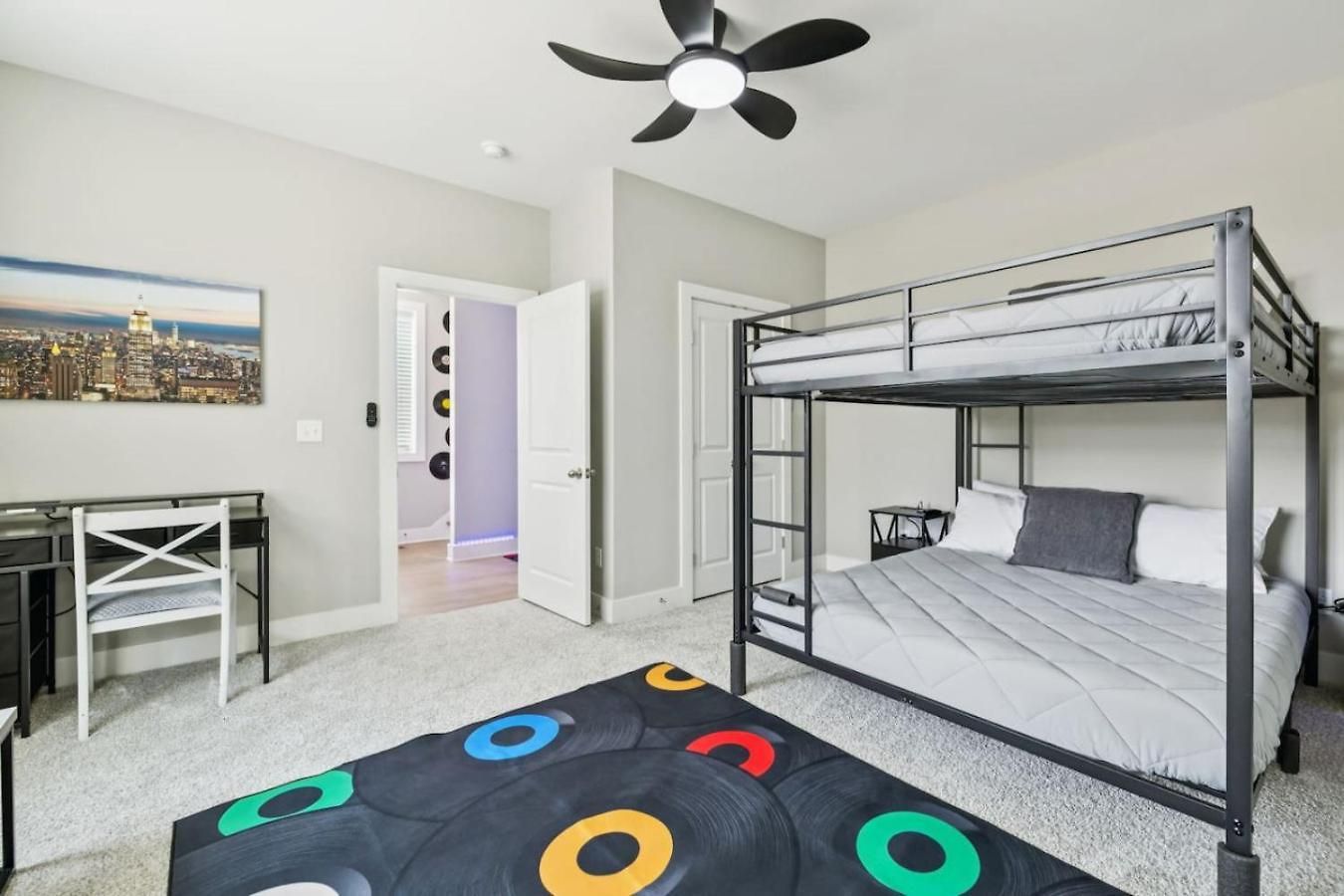 Friends In Skyline Places, 10 Min To Broadway, Perfect For Groups Holiday home *