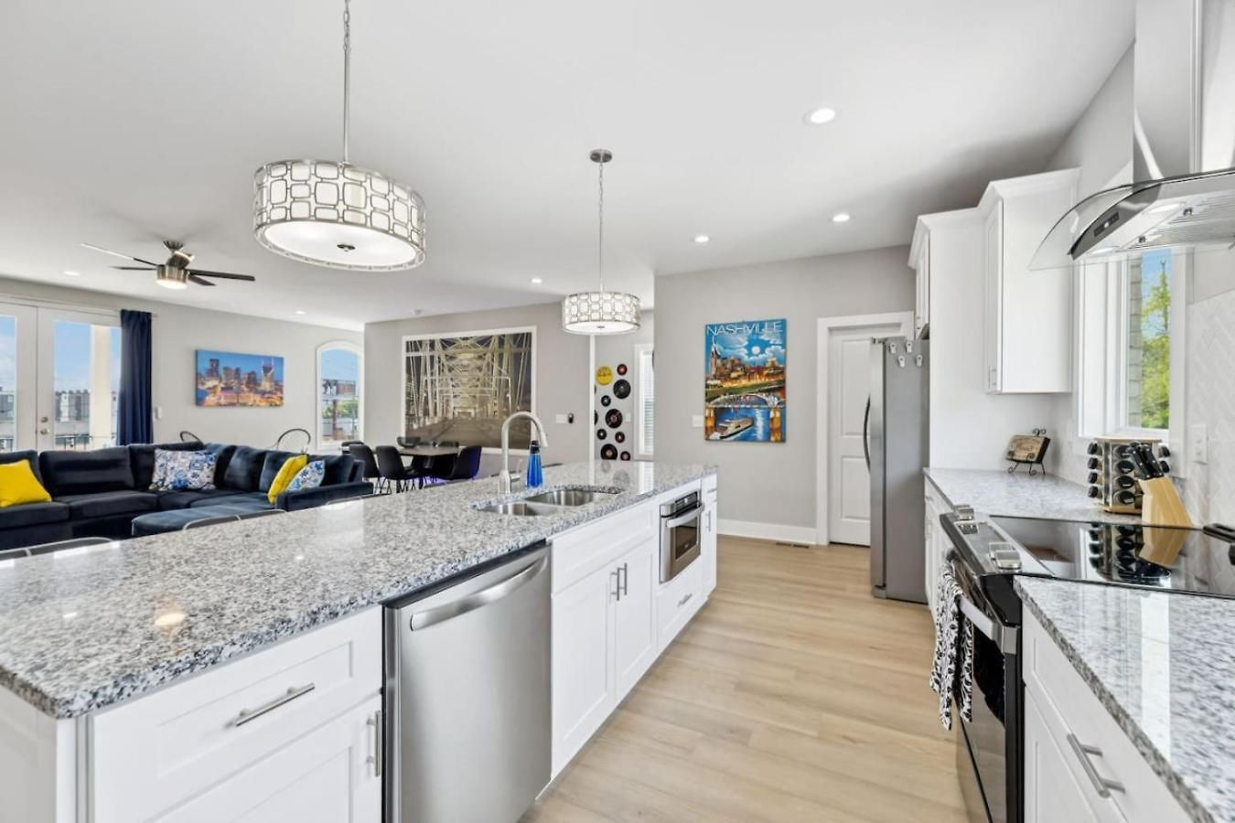 Friends In Skyline Places, 10 Min To Broadway, Perfect For Groups Holiday home Nashville