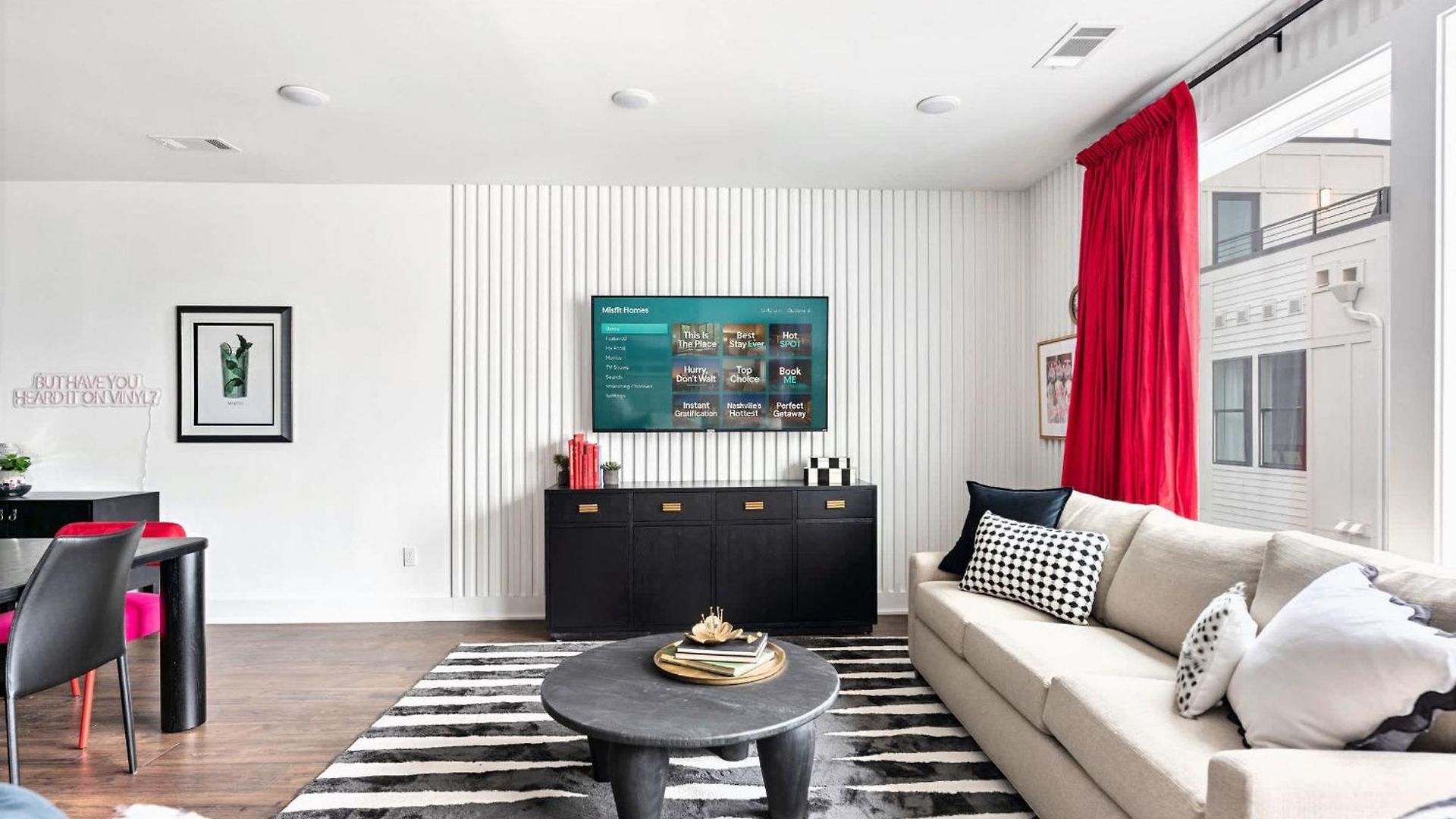 Escape With Skyline Deck And Hot Tub Holiday home