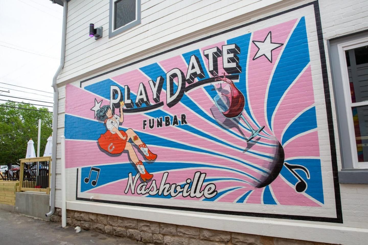 Apartment Stylish 2 Penthouse Walk To Shopping, Food, 1 Of 7 Themed Lofts At Cowrite, Find Coffee And Tacos Downstairs, Complimentary Spin Class, Walk To Shopping In 12 South, 10 Minutes To Broadway, Parking, 24 Hr Hospitality Nashville