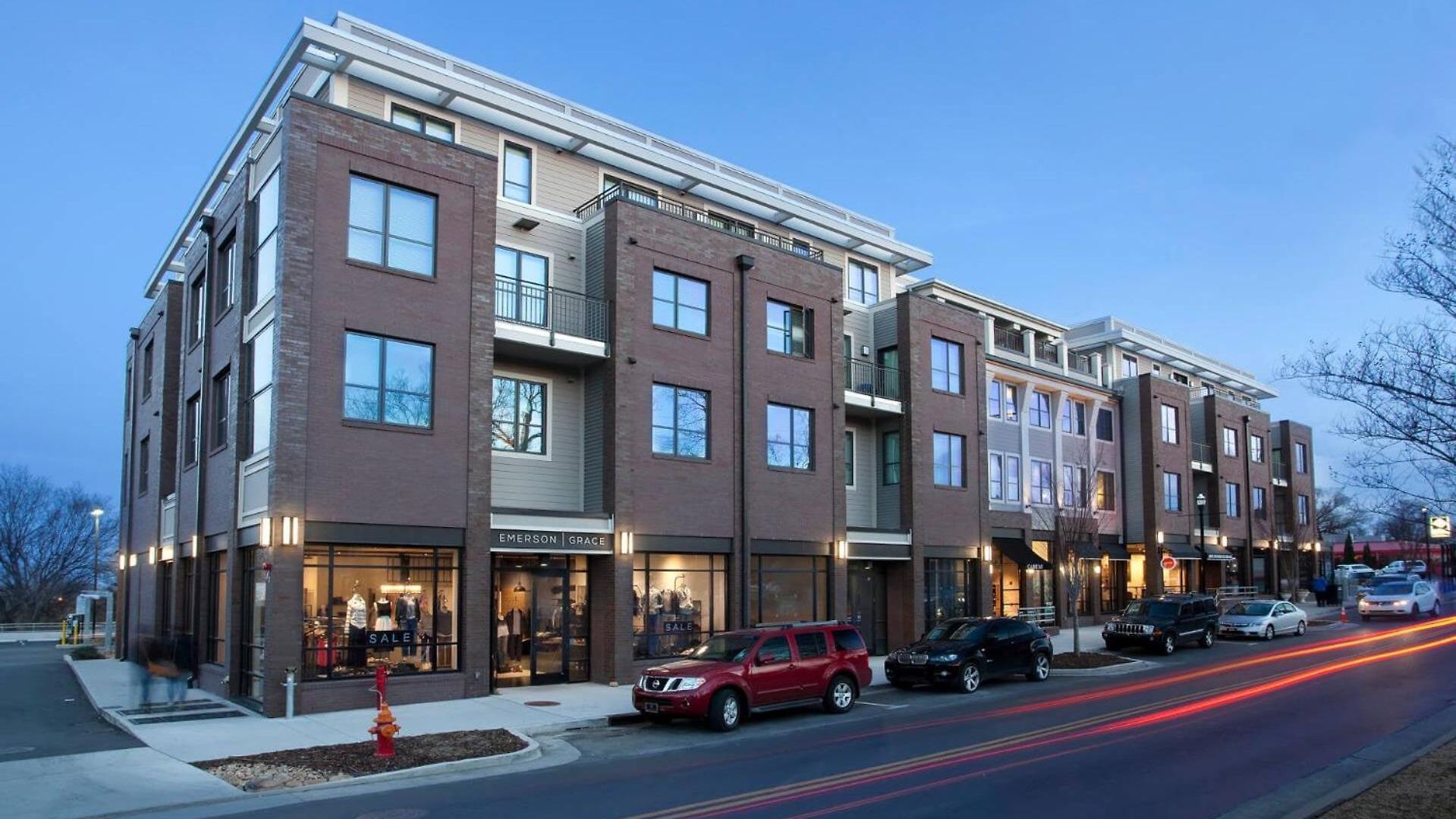 Stylish Boho Courtyard Loft With King Beds In 12s At 1 Of 7 Themed Lofts At Cowrite, Find Coffee And Tacos Downstairs, Complimentary Spin Class, Walk To Shopping In 12 South, 10 Minutes To Broadway, Parking, 24 Hr Hospitality Nashville