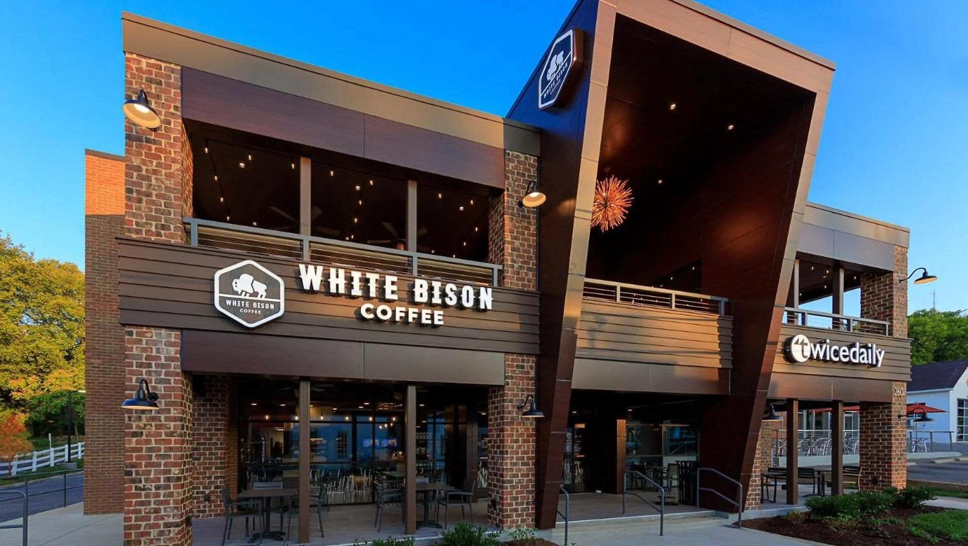 Courtyard Penthouse, Kings Beds & Soaring Ceilings, 1 Of 7 Themed Lofts At Cowrite, Find Coffee And Tacos Downstairs, Complimentary Spin Class, Walk To Shopping In 12 South, 10 Minutes To Broadway, Parking, 24 Hr Hospitality *