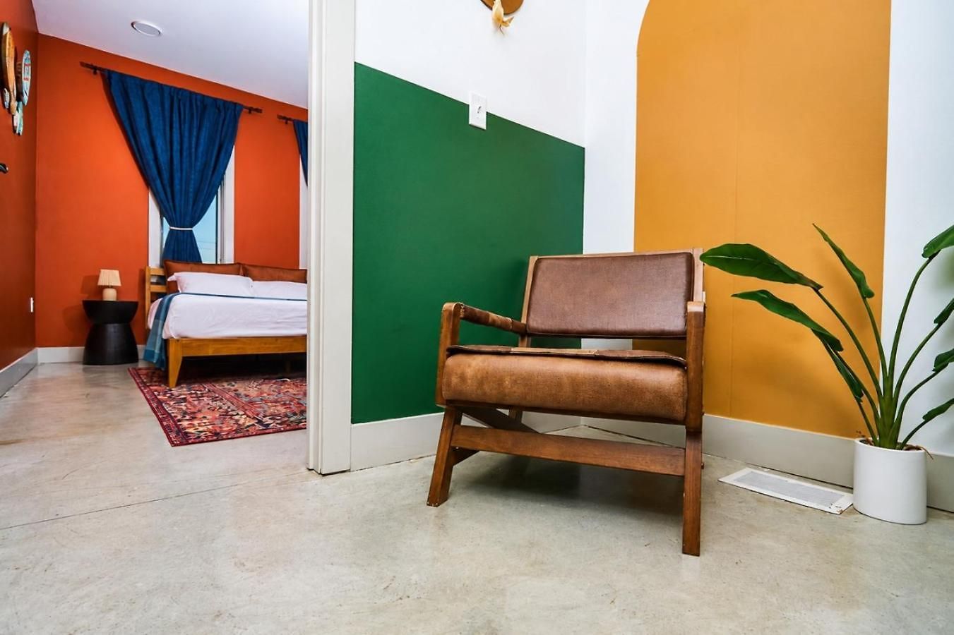 Nashvilles Wildwest Getaway Apartment *