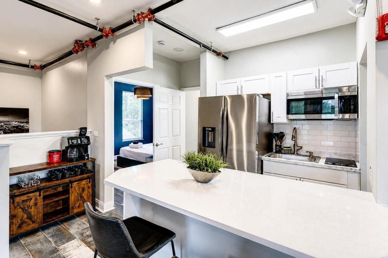 Apartment Gallant Glass 4br Floor Walk To Vandy! *