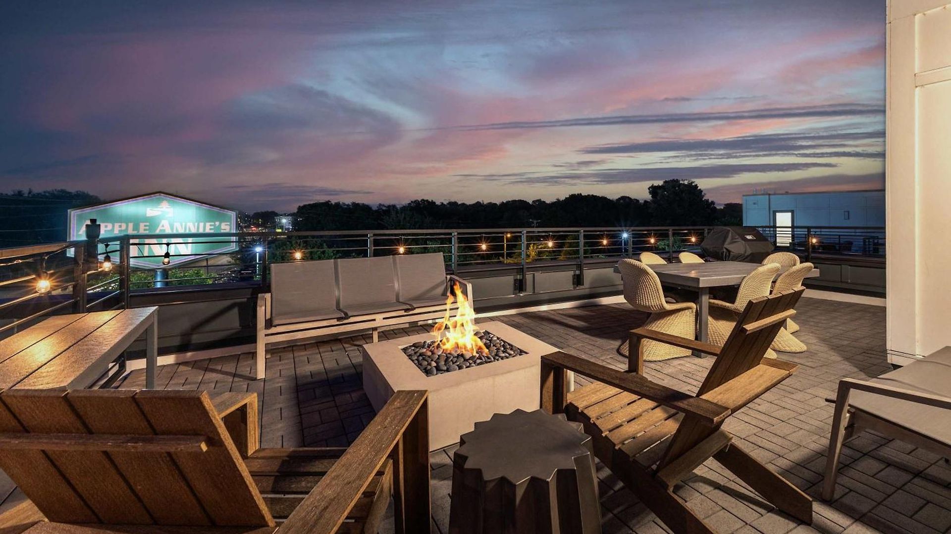 Two Luxury Homes Hot Tub Fire Pit Views Holiday home Nashville