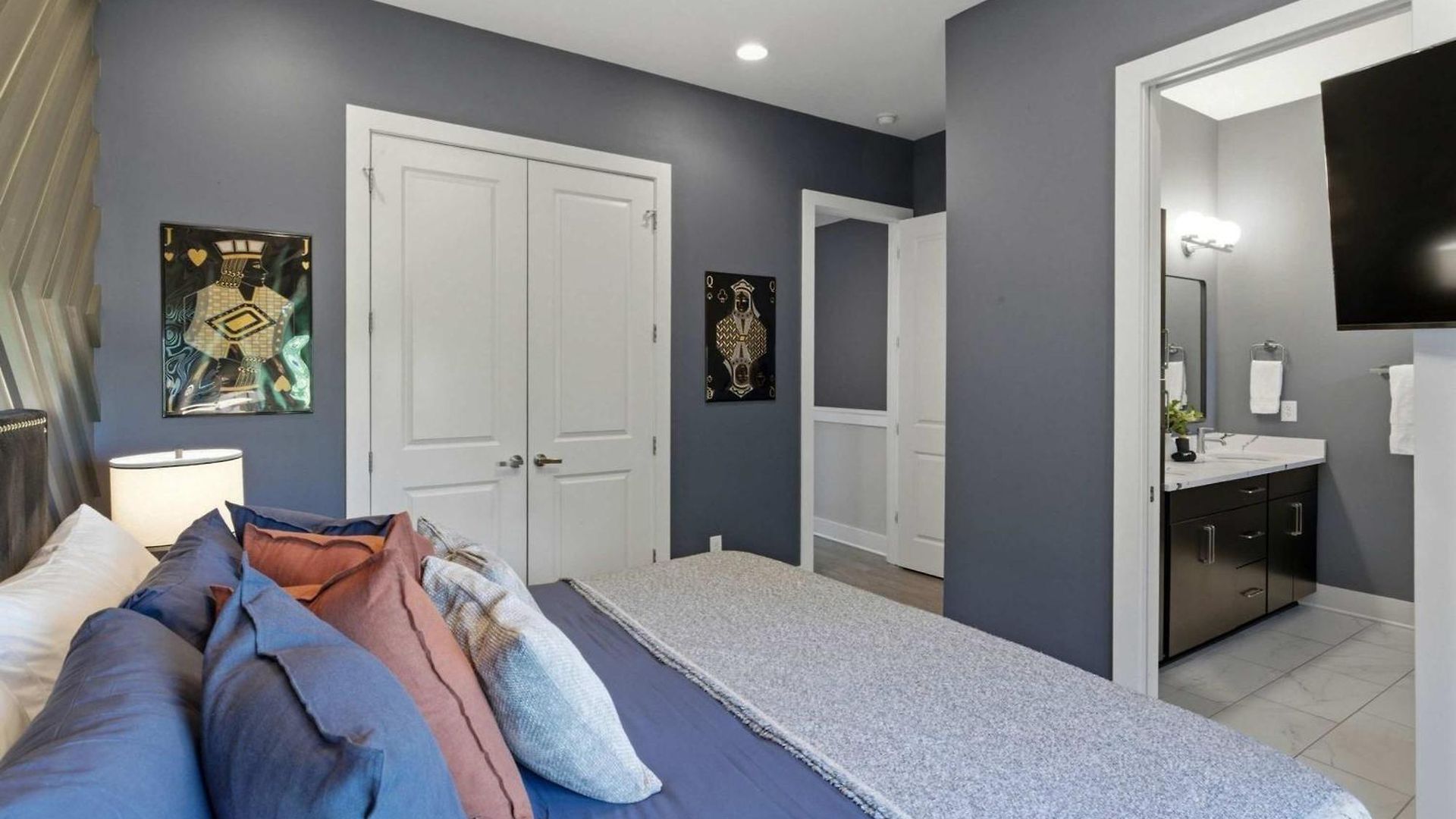 Rooftop Views 4br 4ba 7 Beds Near Broadway *