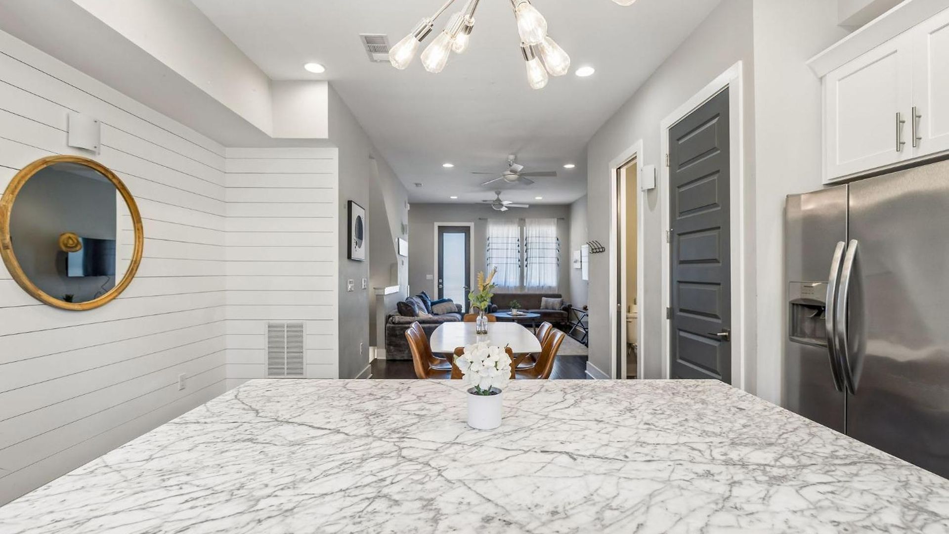 Chic Near Downtown Sleeps 14 Holiday home Nashville