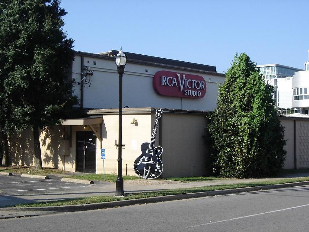 Three King With Pool Gym Balcony & Garage Right On Music Row Downtown Views From Rooftop Walk To Rca B & Local Dining Under 2 Miles To Broadway Elevator Access 24 Hr Hospitality * Nashville