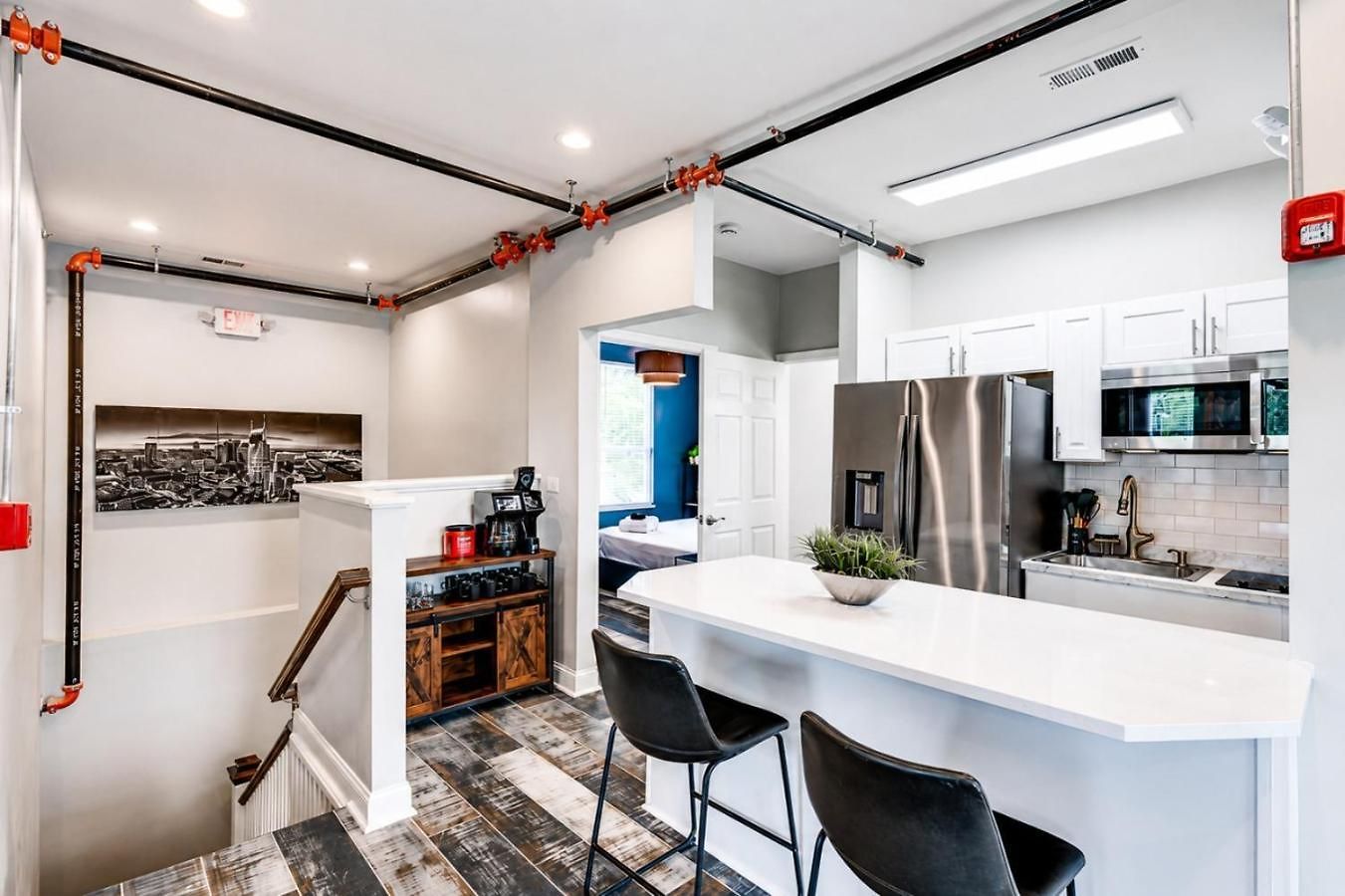 Gallant Glass 4br Floor Walk To Vandy! Apartment *