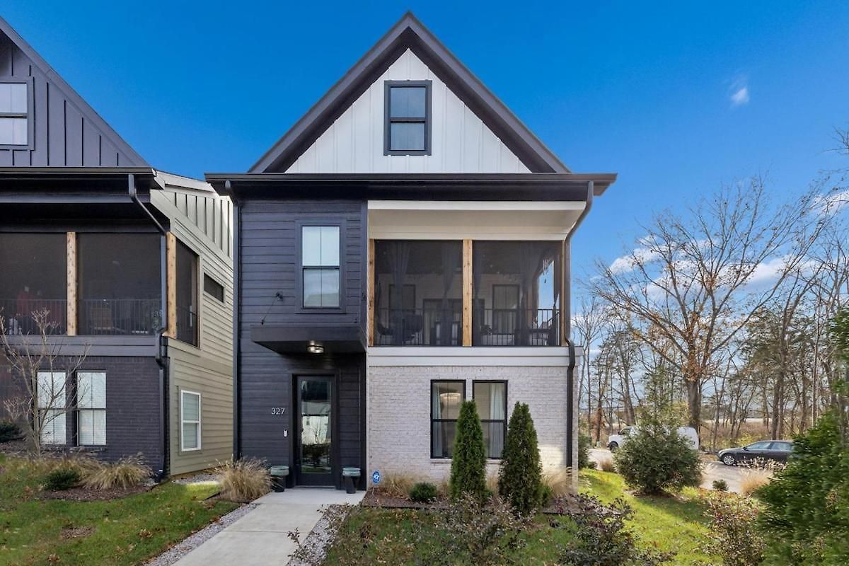 Steelynash - Pittsburgh Grit Meets Twang Holiday home